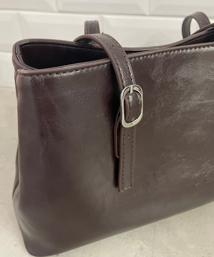 버클 토트 숄더백 커피