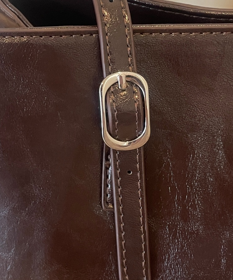 버클 토트 숄더백 커피