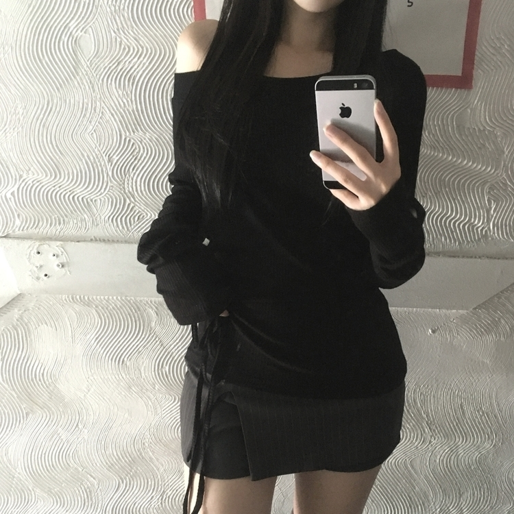 ディープネックTシャツ BLACK