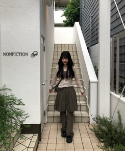 フラワーロングスリーブTシャツ LIGHT BEIGE