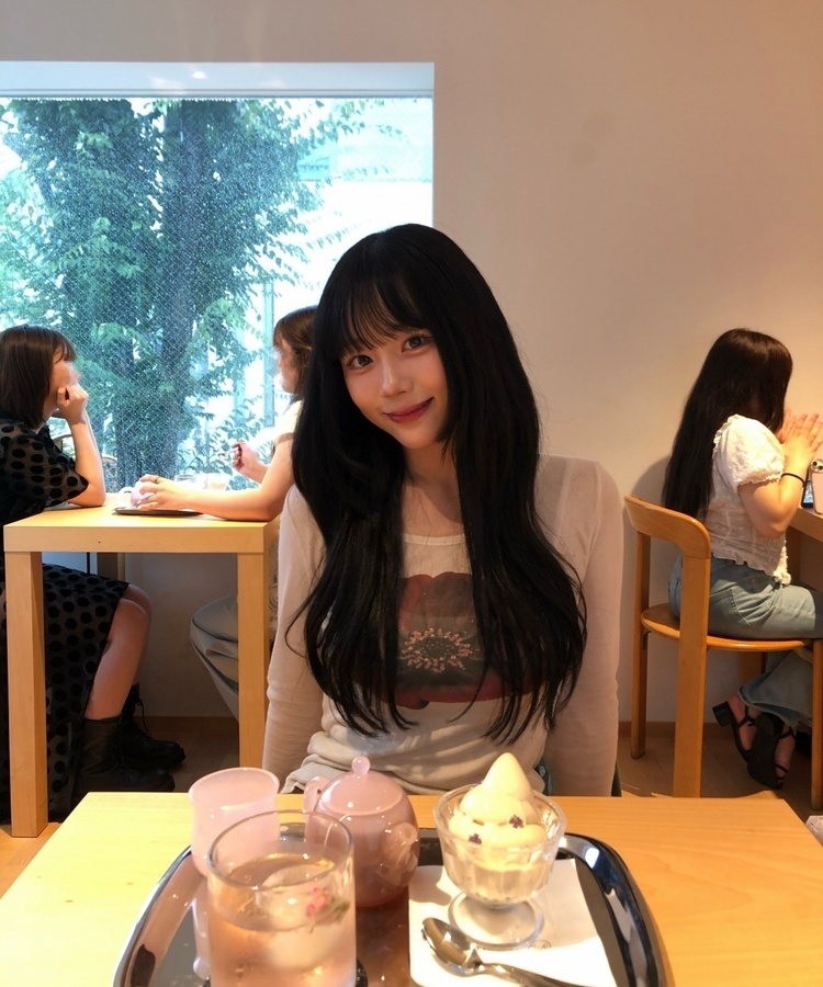 フラワーロングスリーブTシャツ LIGHT BEIGE