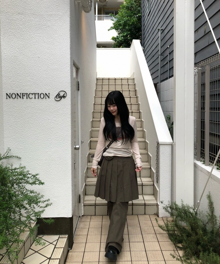 フラワーロングスリーブTシャツ LIGHT BEIGE