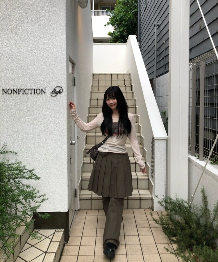 フラワーロングスリーブTシャツ LIGHT BEIGE