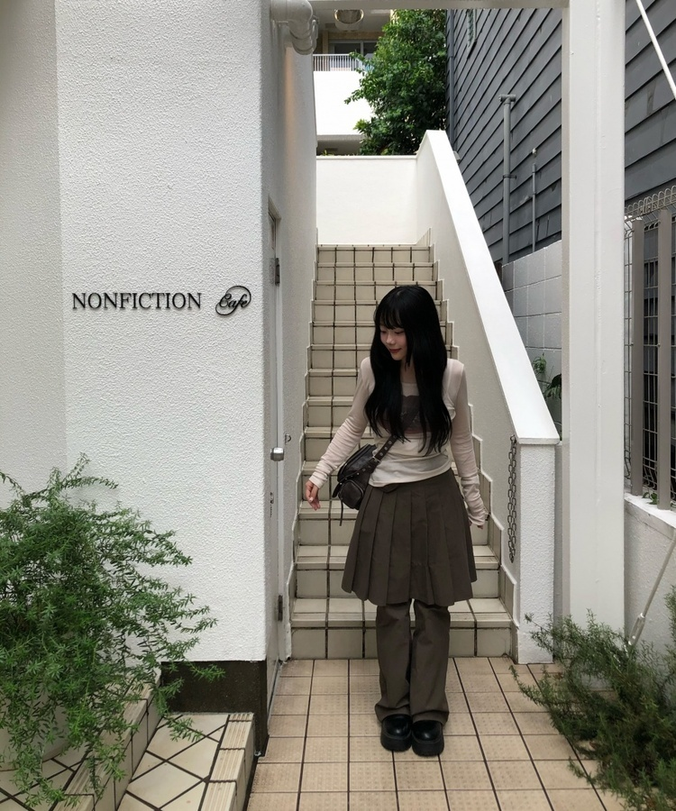 フラワーロングスリーブTシャツ LIGHT BEIGE