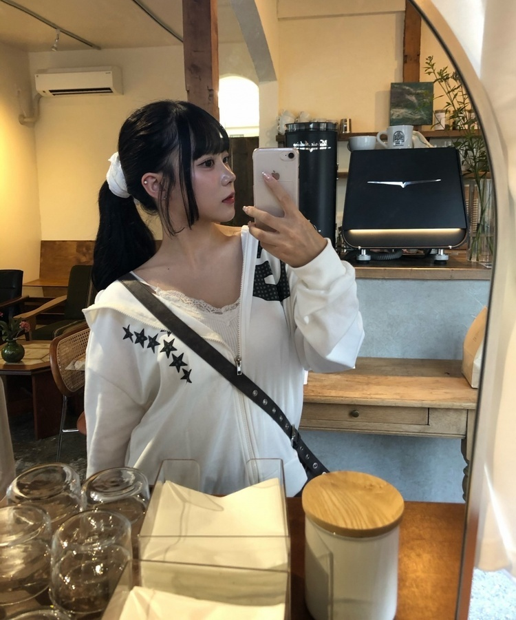 GYロゴフードジップアップ IVORY