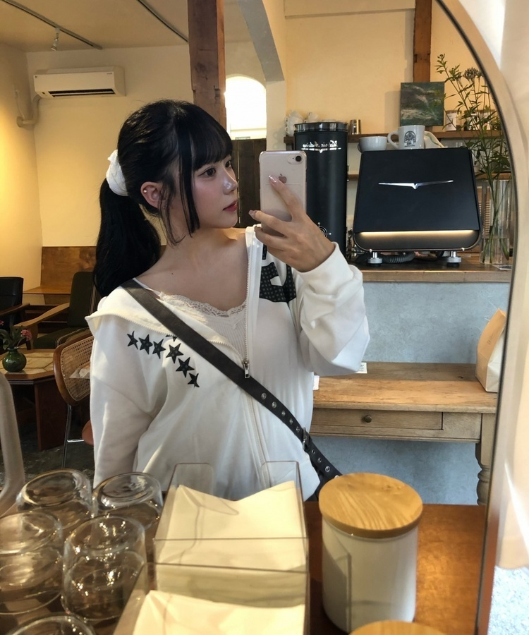 GYロゴフードジップアップ IVORY