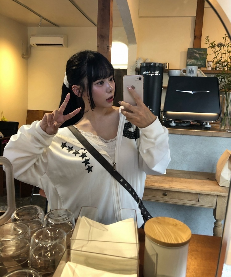 GYロゴフードジップアップ IVORY