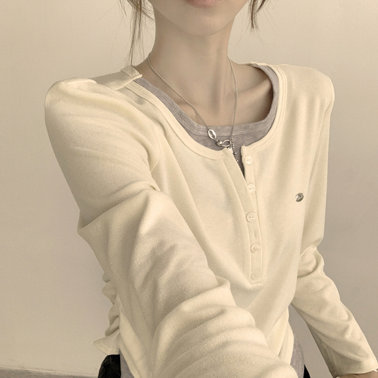투픽 라운드 버튼 펜던트 버튼 레이어드 단추 긴팔 티셔츠 아이보리