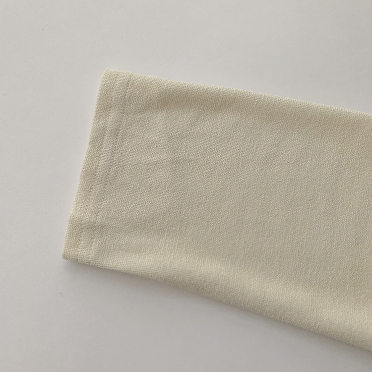 투픽 라운드 버튼 펜던트 버튼 레이어드 단추 긴팔 티셔츠