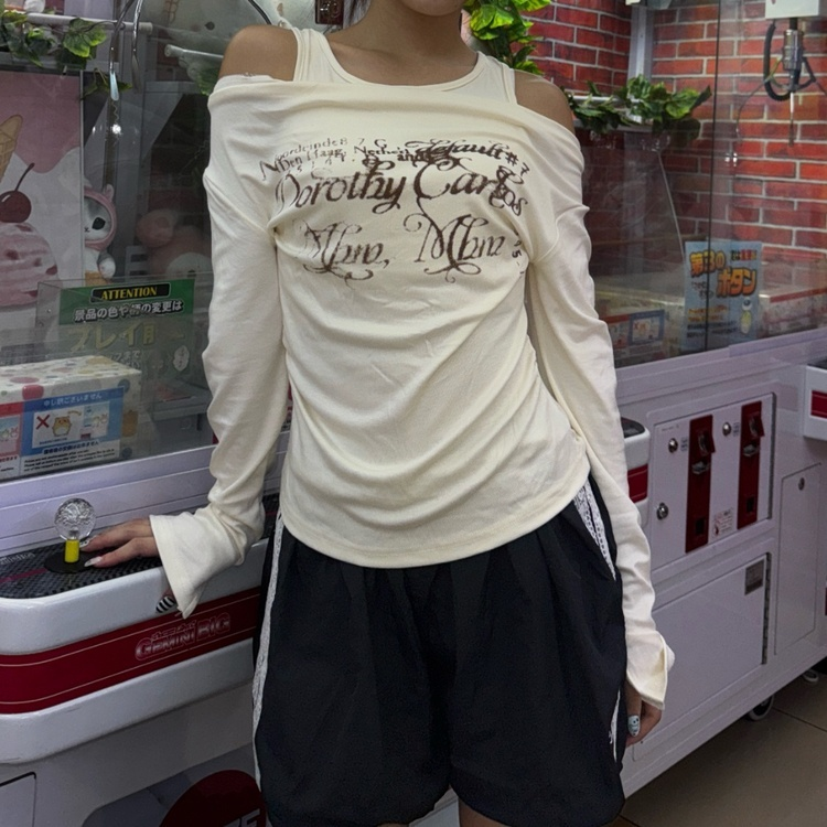 오프숄더 레이어드 레터링 긴팔T 아이보리