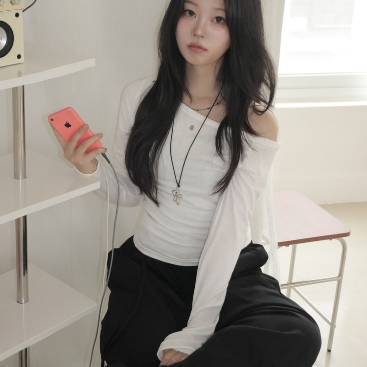 アンバランスオフアイレット長袖Tシャツ IVORY