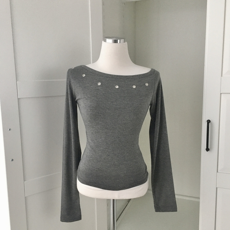 アンバランスオフアイレット長袖Tシャツ