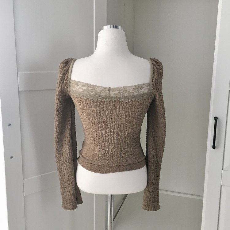 라떼 레이스 리본 퍼프 긴팔티셔츠 블라우스