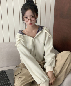 푸티 배색 체크 크롭 오버핏 스트링 후드집업 베이지