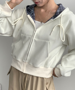 푸티 배색 체크 크롭 오버핏 스트링 후드집업 베이지