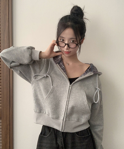 푸티 배색 체크 크롭 오버핏 스트링 후드집업 연그레이