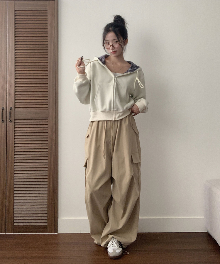 푸티 배색 체크 크롭 오버핏 스트링 후드집업 베이지