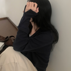 리블 소매 버튼 여리핏 브이넥 긴팔니트 네이비