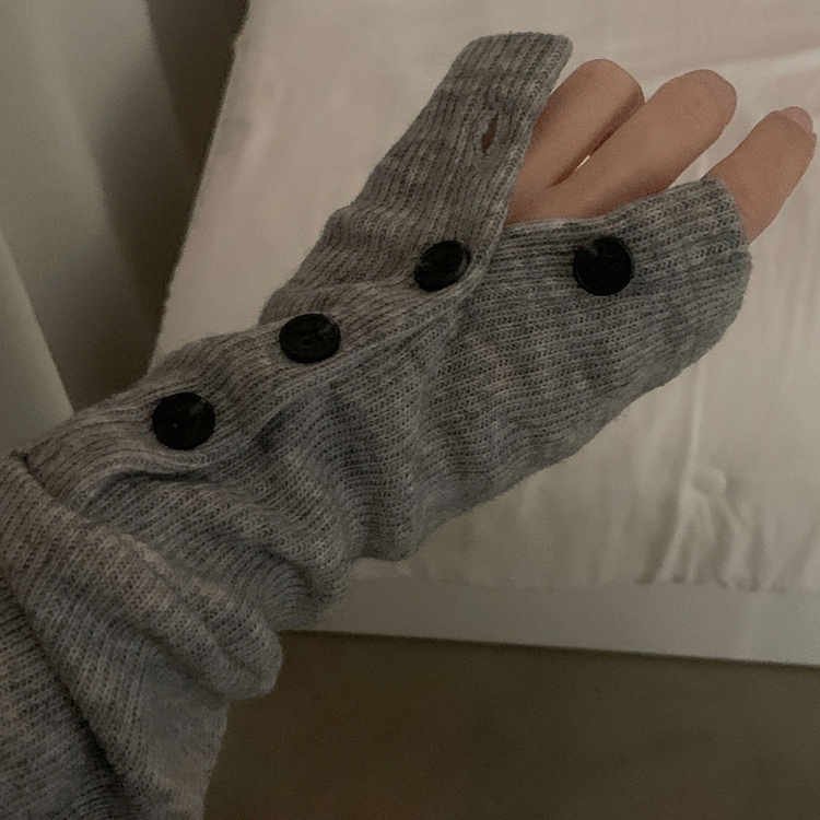 リブ袖Vネックニット GREY