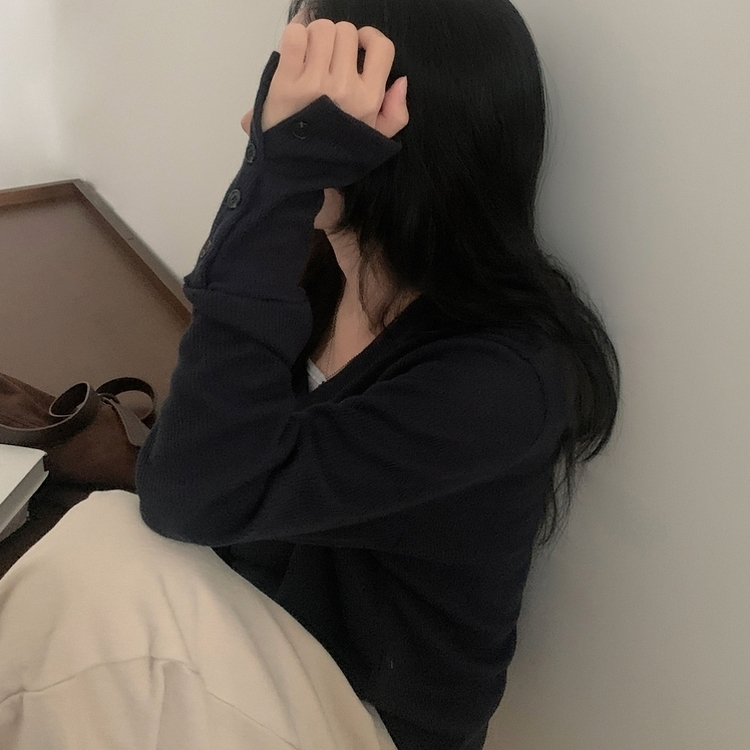 リブ袖Vネックニット NAVY