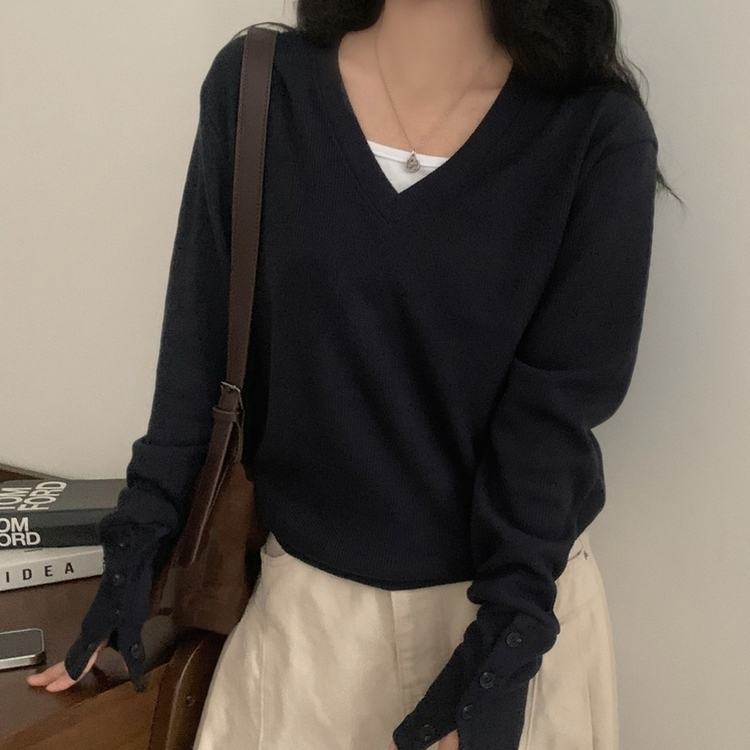 리블 소매 버튼 여리핏 브이넥 긴팔니트 네이비