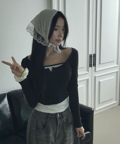 듀레 잔꽃패턴 캡내장 레이어드 일체형 긴팔티셔츠 블랙