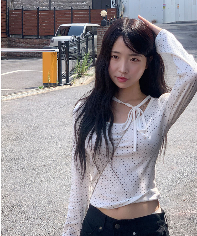 모닝 라운드넥 도트 초커 리본 스트랩 롱슬리브 긴팔티셔츠