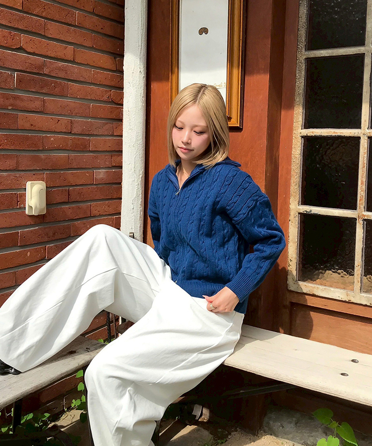 터틀넥 꽈배기 니트 집업 블루