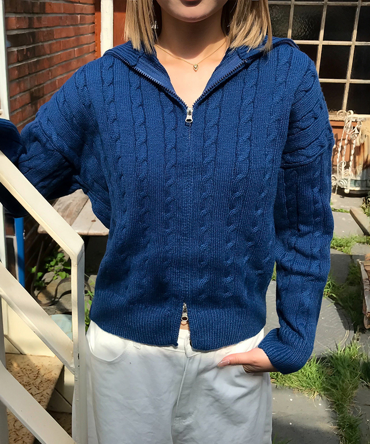 터틀넥 꽈배기 니트 집업 블루