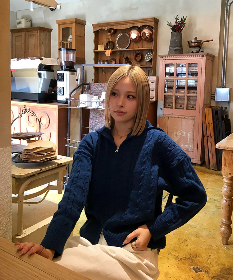 터틀넥 꽈배기 니트 집업 블루