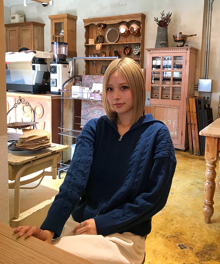 터틀넥 꽈배기 니트 집업 블루