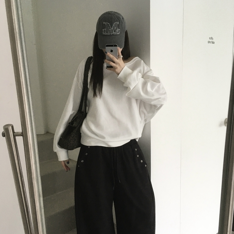 オフルーズフィットトレーナー WHITE