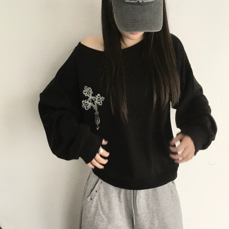 オフルーズフィットトレーナー BLACK