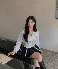 リボンフラワーボタンブラウス WHITE