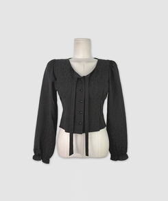 リボンフラワーボタンブラウス