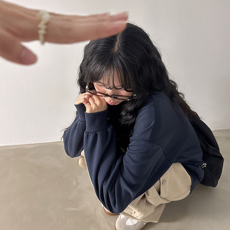 데닌 오버핏 성조기 크랙 프린팅 맨투맨 네이비