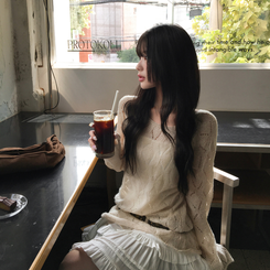 모리 입술넥 시스루 울 여리 긴팔 니트 베이지