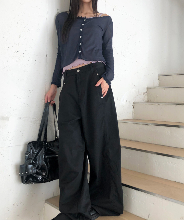 スタッドレザーショルダーバッグ BLACK