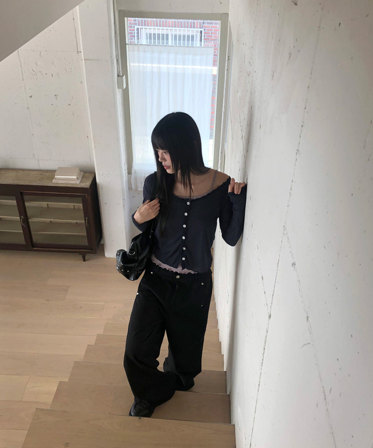 スタッドレザーショルダーバッグ BLACK