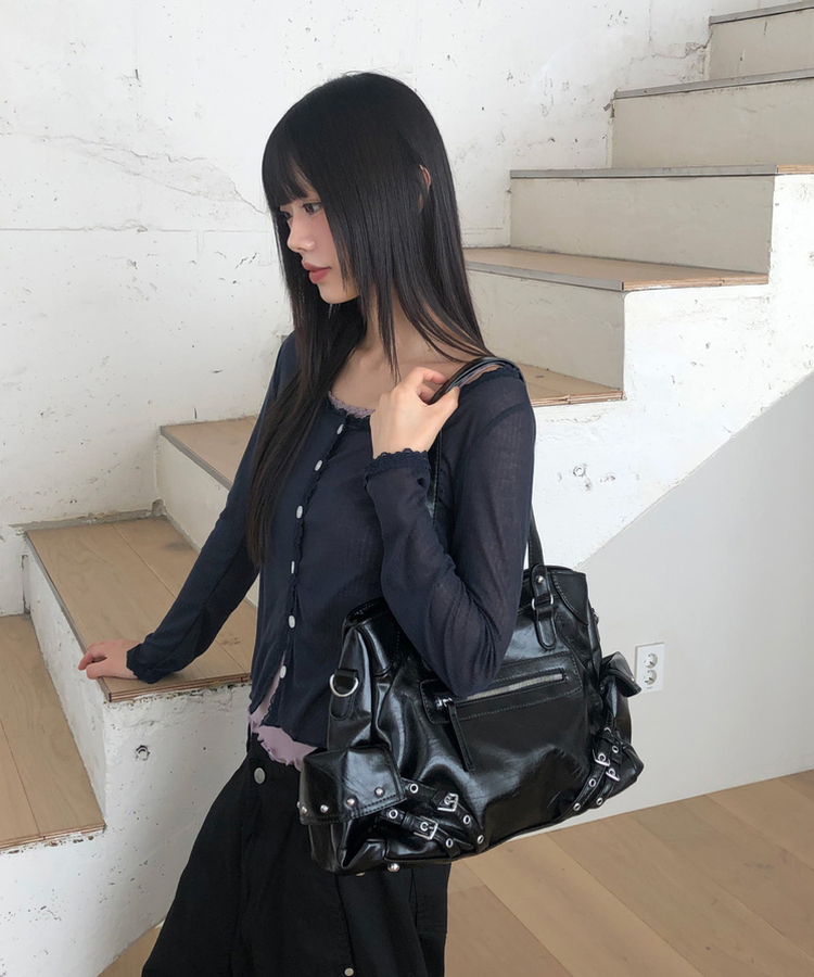 スタッドレザーショルダーバッグ BLACK