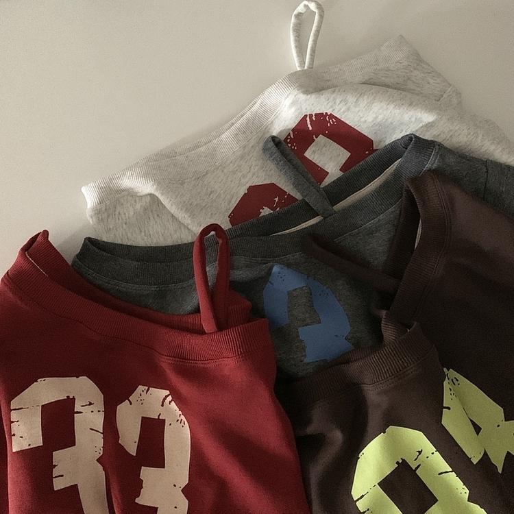 드롭 원오프 넘버 레터링 오프숄더 맨투맨긴팔티셔츠