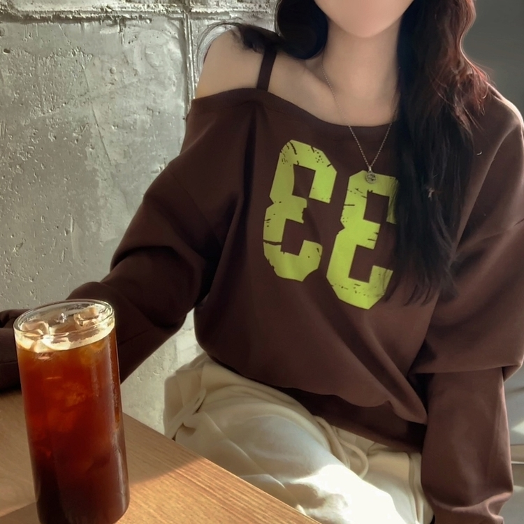 드롭 원오프 넘버 레터링 오프숄더 맨투맨긴팔티셔츠