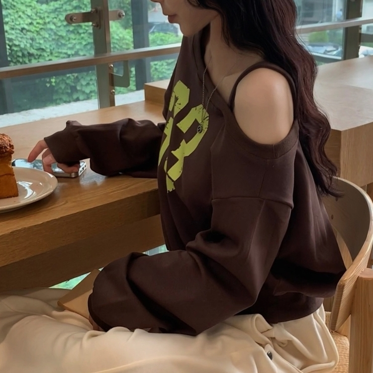 드롭 원오프 넘버 레터링 오프숄더 맨투맨긴팔티셔츠