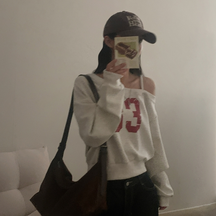 드롭 원오프 넘버 레터링 오프숄더 맨투맨긴팔티셔츠