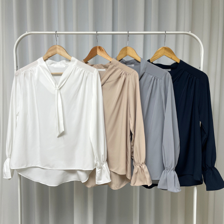 아델 타이 찰랑 리본 셔링 블라우스