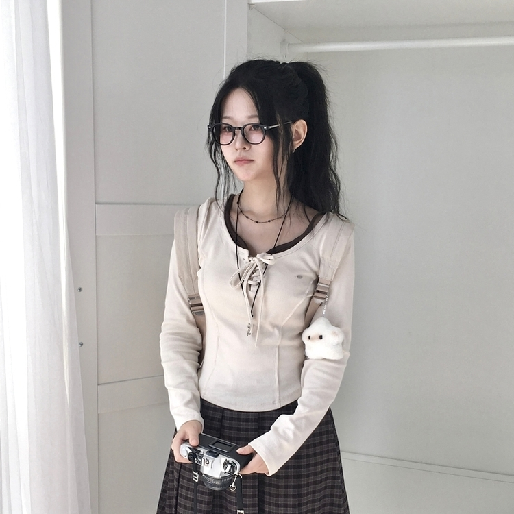 아일렛 레이어드 팬던트 리본 슬림 굴림 긴팔티셔츠