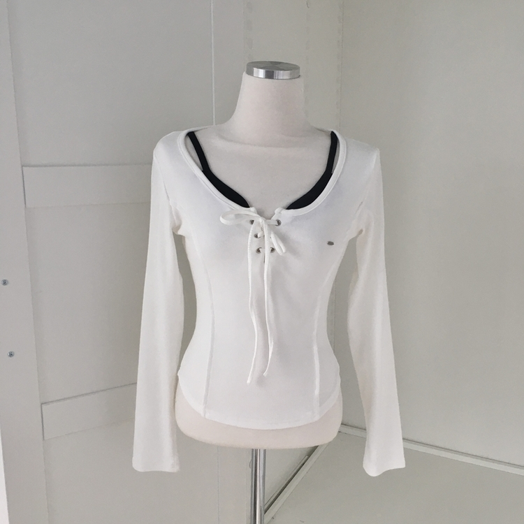 아일렛 레이어드 팬던트 리본 슬림 굴림 긴팔티셔츠