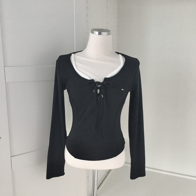 아일렛 레이어드 팬던트 리본 슬림 굴림 긴팔티셔츠