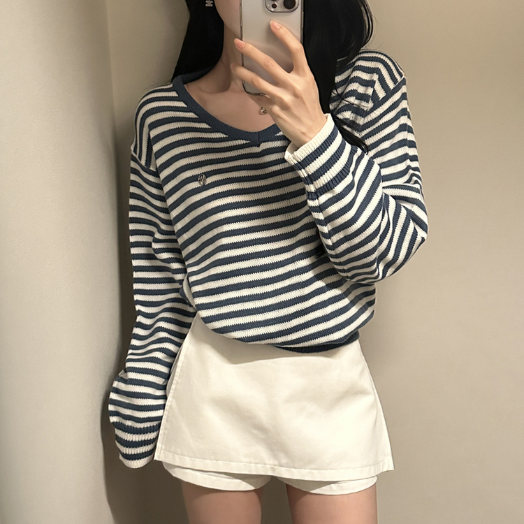 ボーダーVネックニット BLUE