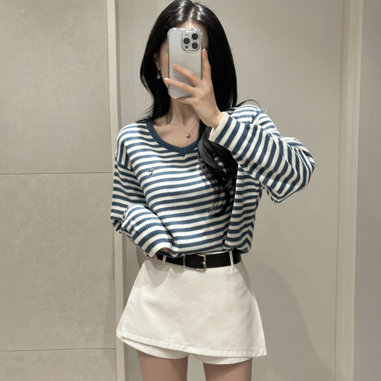 ボーダーVネックニット BLUE